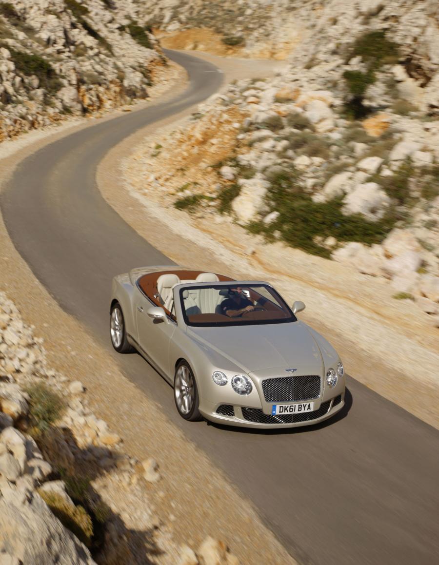  Bentley Continental GT Convertible 2011 года  (фото 25 из 37)